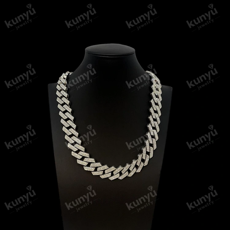 The Ultimate Gen Z Wardrobe Essential: Can Any Everyday Outfit Resist the Bold Edge of a Trendy Cuban Streetwear Choker? The Ultimate Gen Z Wardrobe Essential: Can Any Everyday Outfit Resist the Bold Edge of a Trendy Cuban Streetwear Choker?