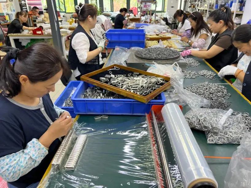 Kunyu Jewelry Completes Shipment of 12,000 Custom Cuban Chain & Bracelet Sets to North America Kunyu Jewelry Completes Shipment of 12,000 Custom Cuban Chain & Bracelet Sets to North America